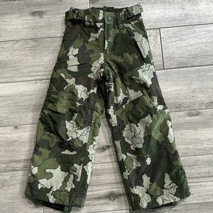 Boys snowboard/ski pants  size 6/7